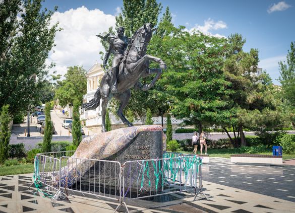 Феодосия памятник Котляревскому 